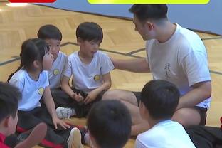 Tại sao cầu thủ Trung Quốc lại thích mở chân to? Phùng Nhân Lượng: Huấn luyện viên chỉ vì cái trước mắt, cầu thủ không có khả năng khống chế bóng